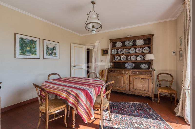 Maison traditionnelle - 180 m² - 6 pièces