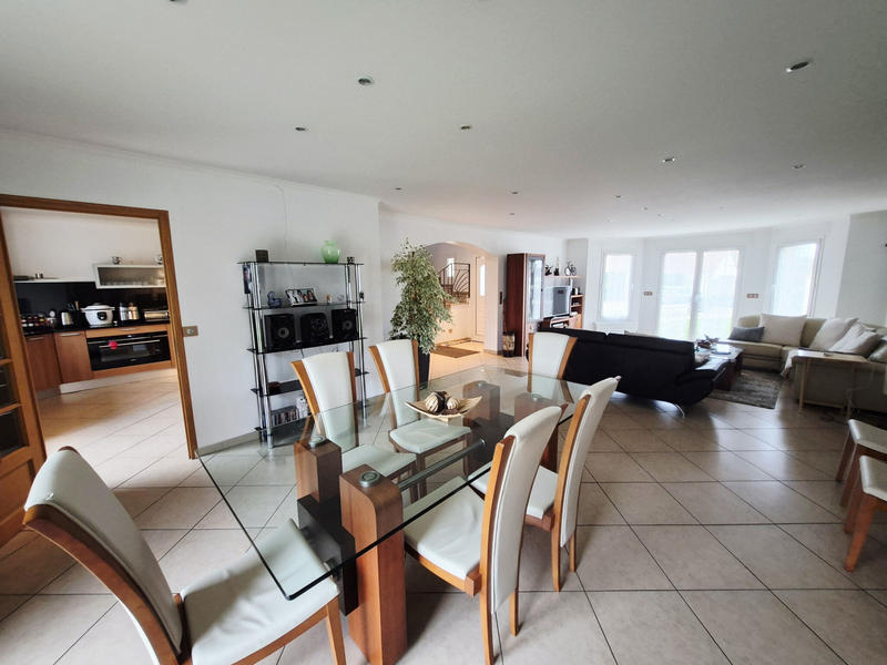 Maison - 198 m² - 6 pièces