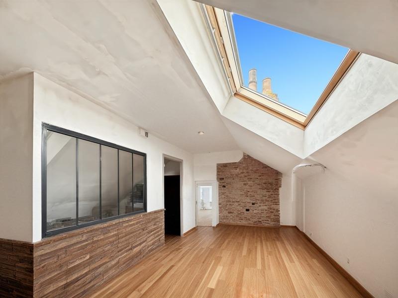 Maison - 220 m² - 7 pièces