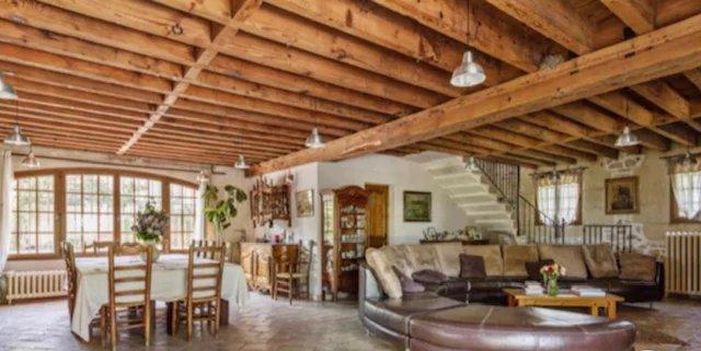 Mas - 306 m² - 10 pièces