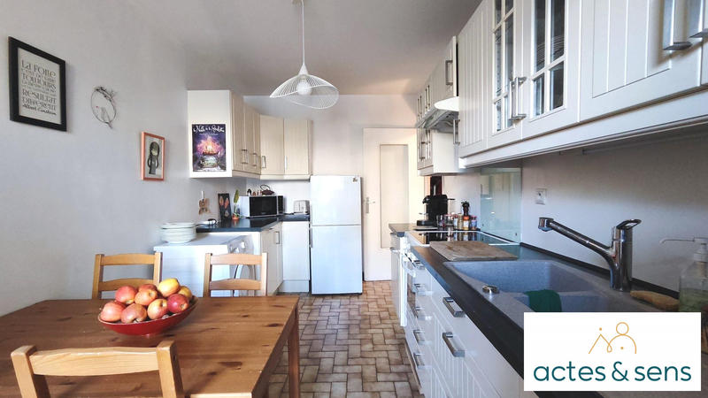 Appartement - 90 m² - 4 pièces