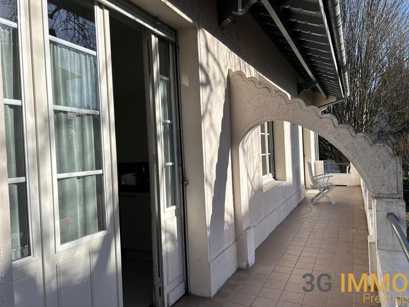 Maison - 220 m² - 6 pièces