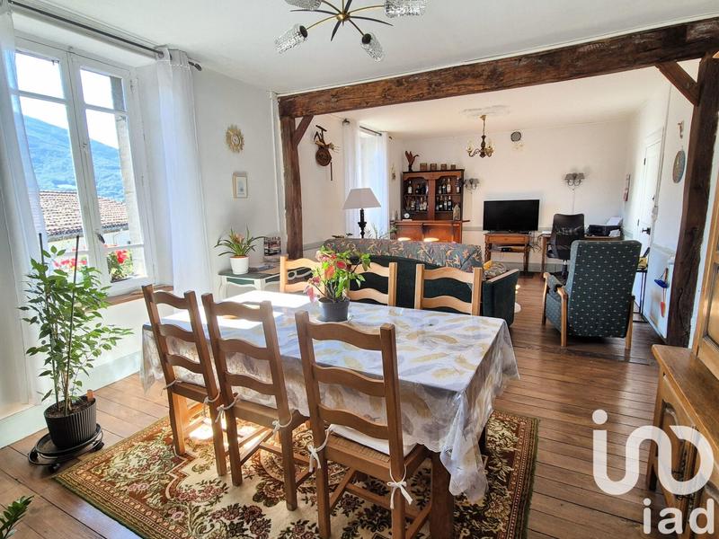 Maison - 232 m² - 8 pièces