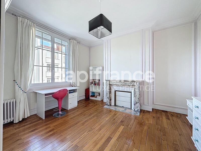 Maison de ville - 181 m² - 9 pièces