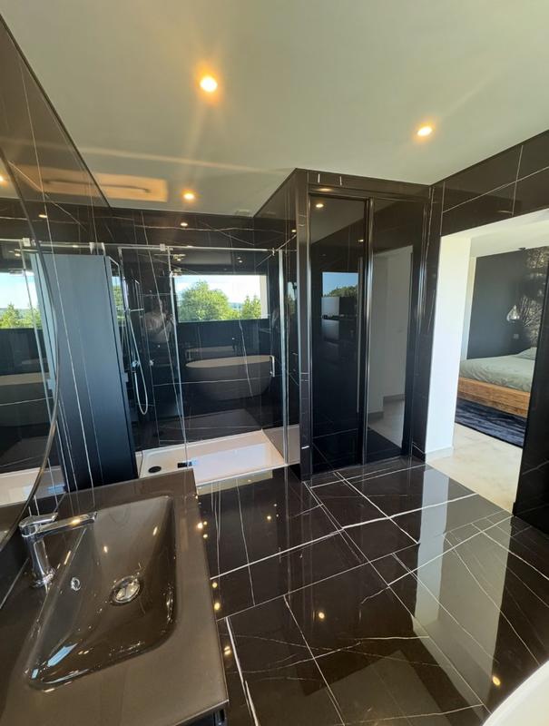 Maison - 200 m² - 4 pièces