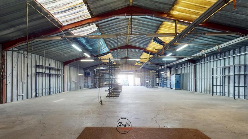 Entrepôt - 552 m²