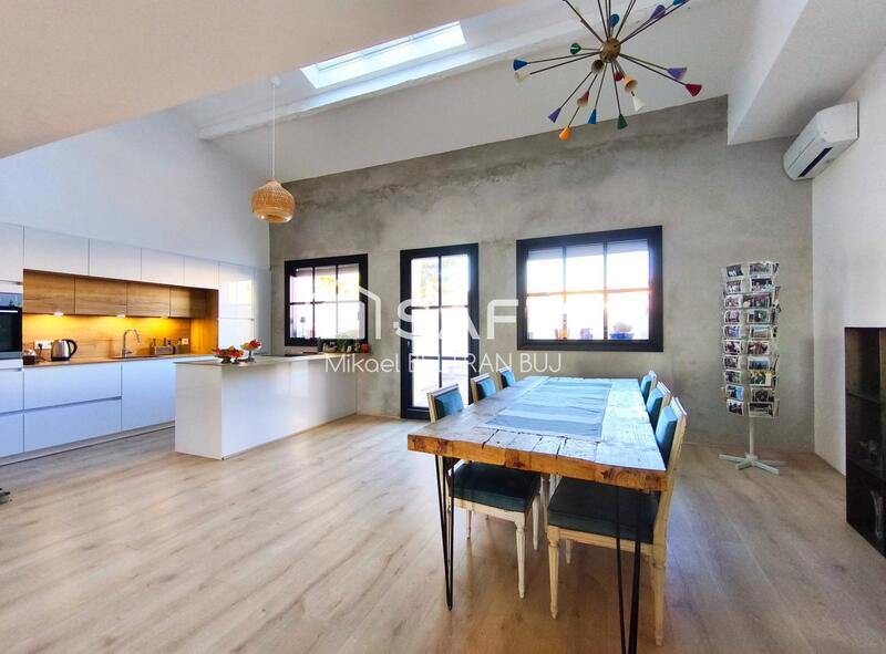 Maison - 200 m² - 6 pièces