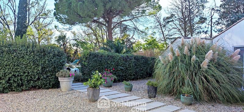 Maison - 240 m² - 7 pièces