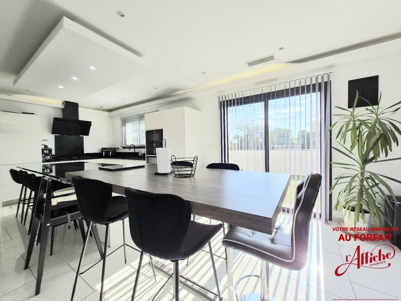 Maison - 170 m² - 5 pièces