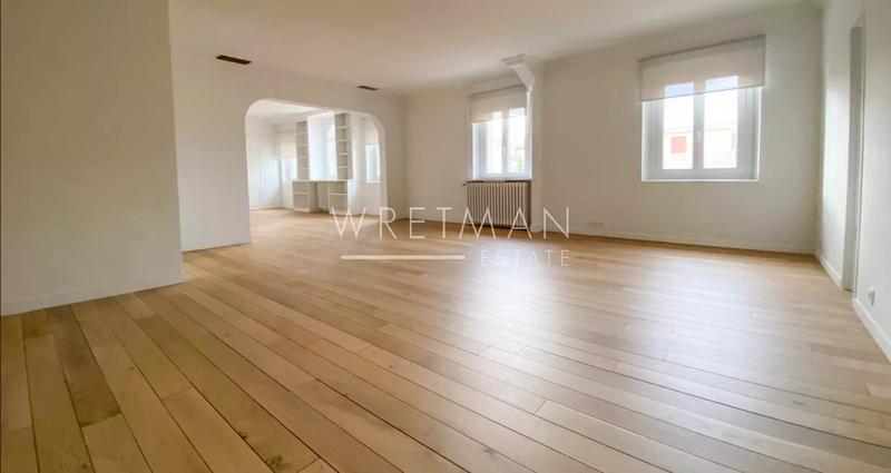 Appartement - 190 m² - 6 pièces