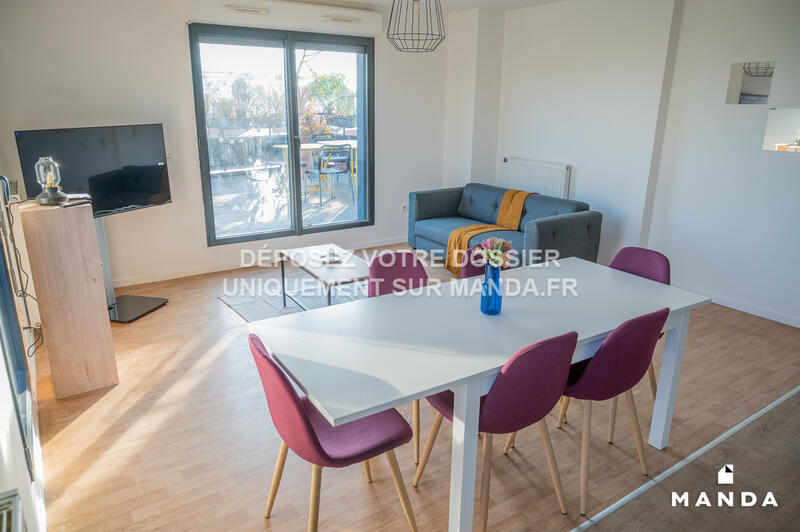 Chambre - 9 m² - 5 pièces