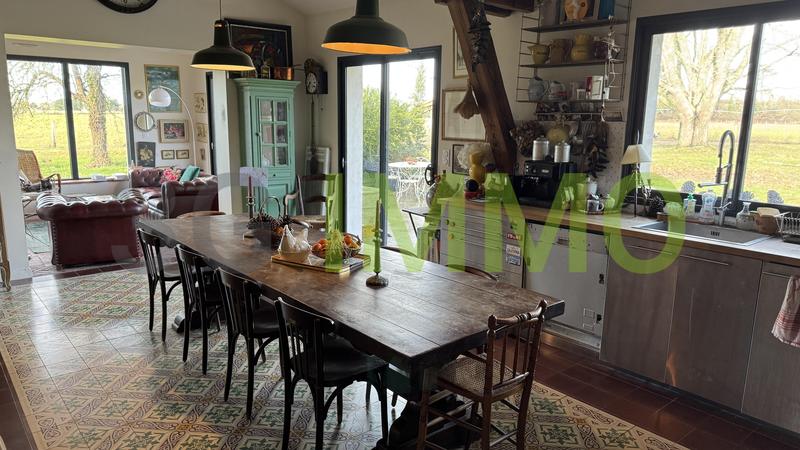 Villa - 212 m² - 6 pièces