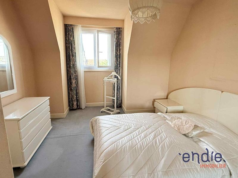 Maison - 273 m² - 6 pièces