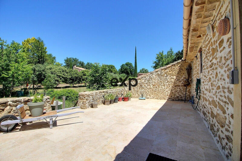 Mas - 205 m² - 5 pièces