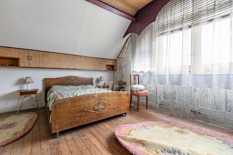 Maison - 180 m² - 8 pièces