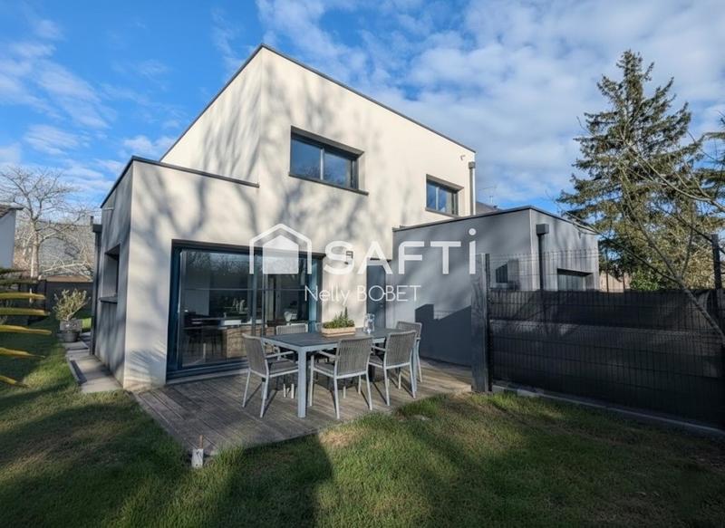 Maison - 95 m² - 5 pièces