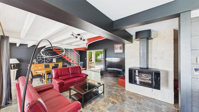 Propriété - 252 m² - 9 pièces