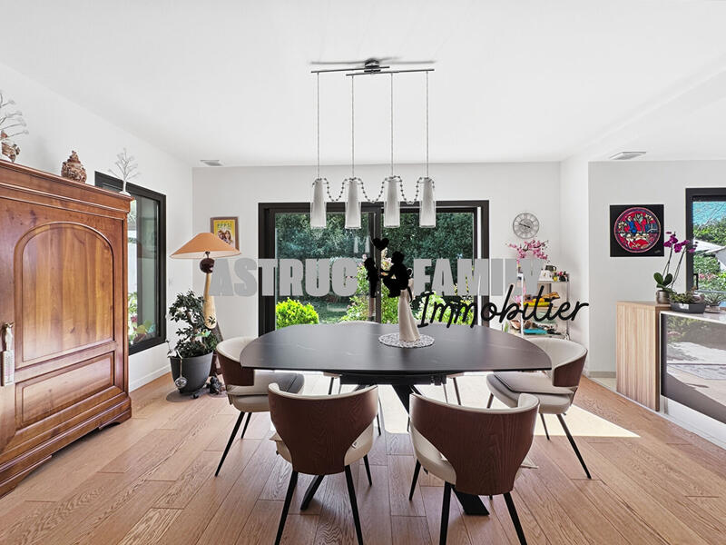 Maison - 183 m² - 5 pièces