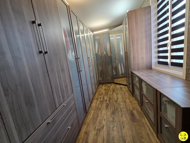 Maison - 302 m² - 7 pièces