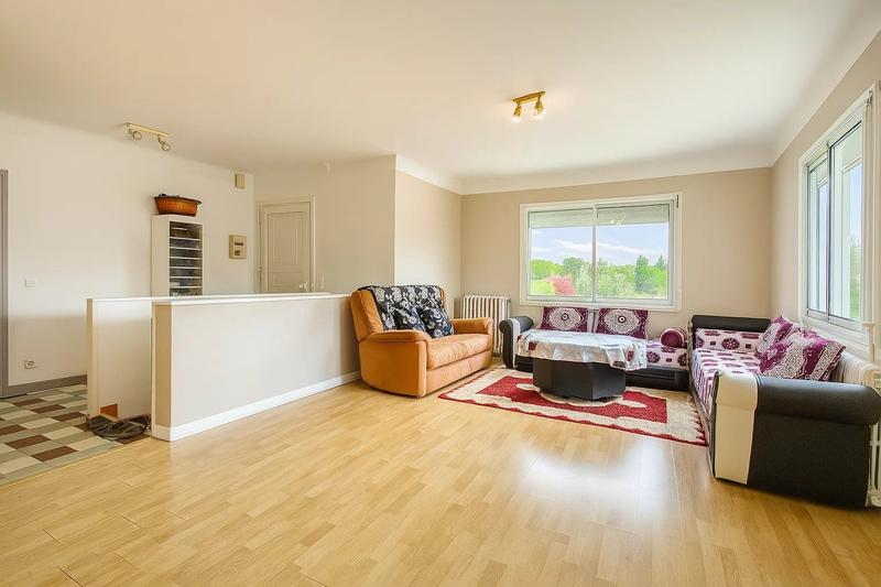 Maison - 161 m² - 9 pièces