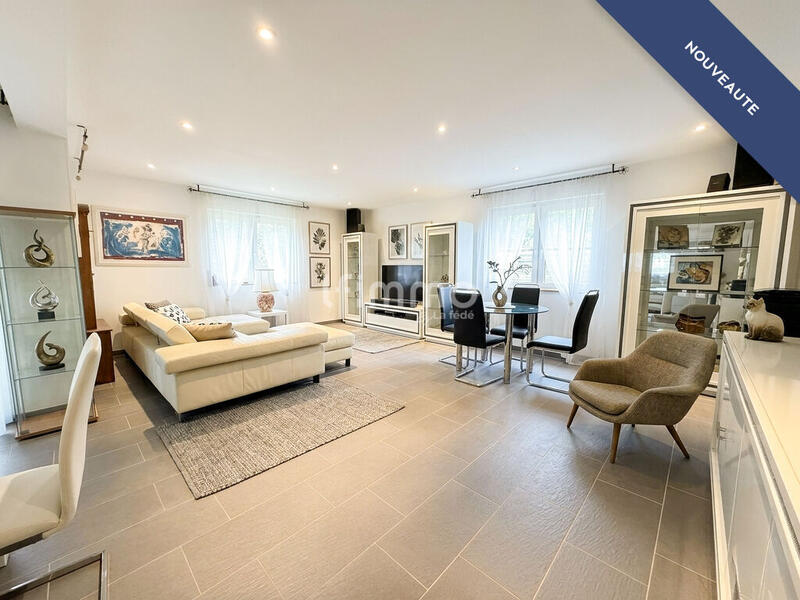 Demeure - 254 m² - 7 pièces