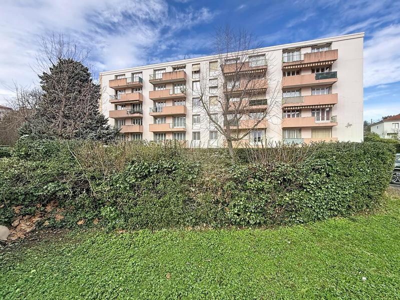Appartement - 86 m² - 4 pièces