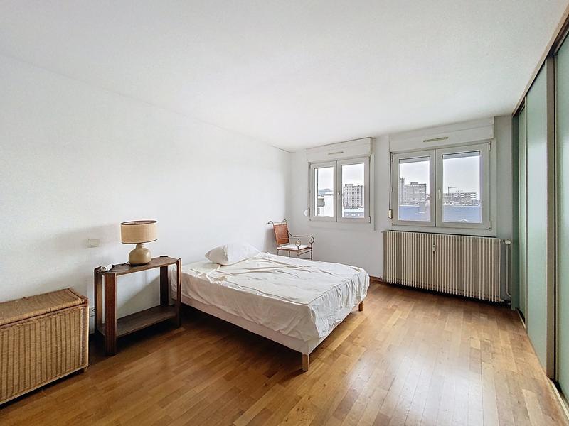 Appartement - 77 m² - 2 pièces