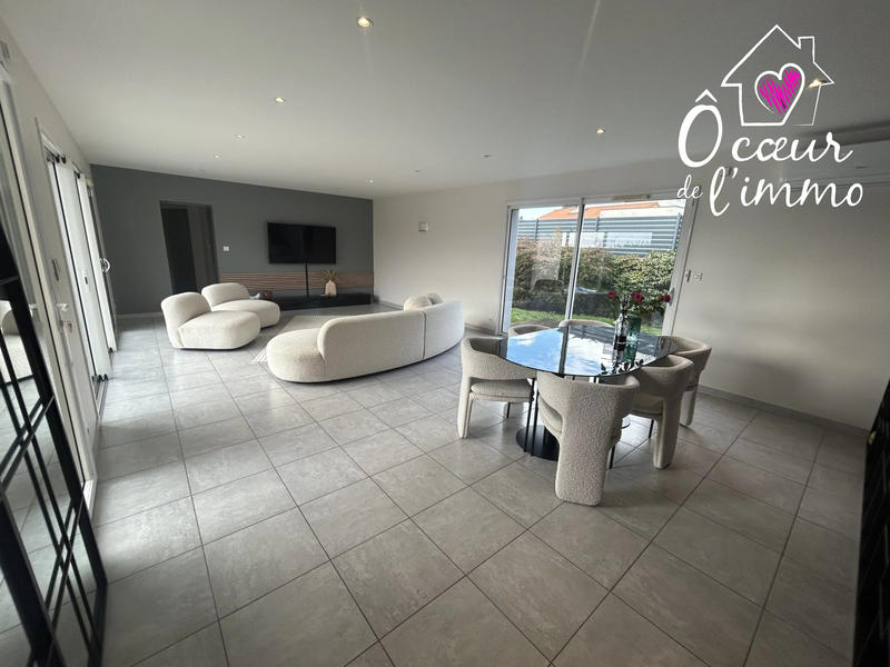 Maison contemporaine - 150 m² - 8 pièces