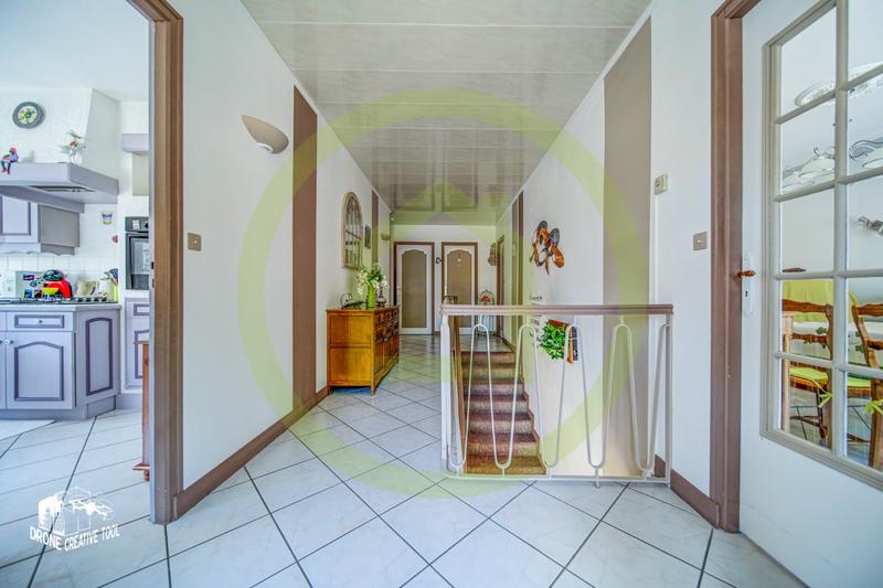 Maison - 225 m² - 8 pièces