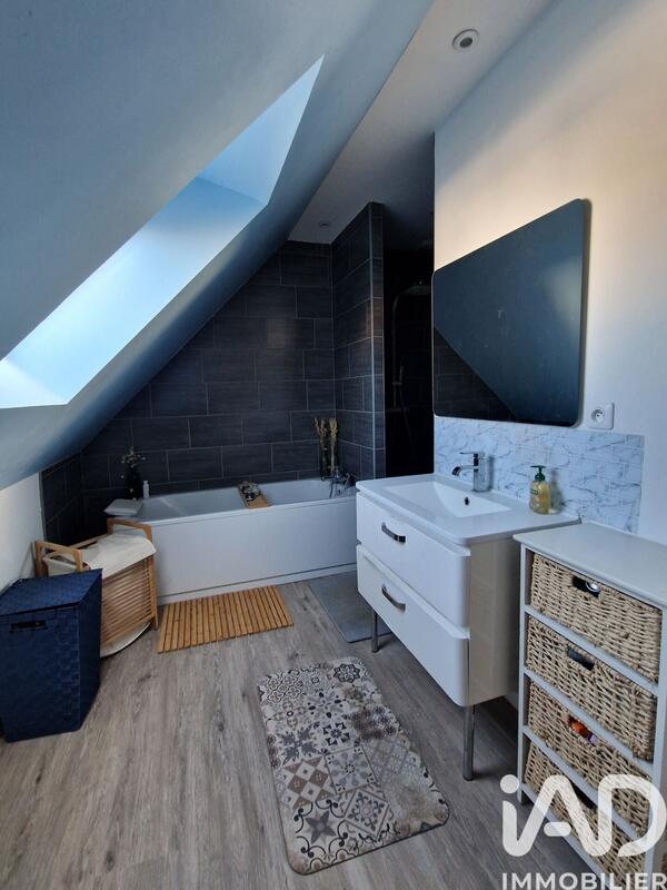 Maison - 96 m² - 4 pièces