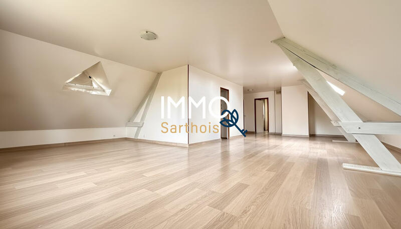 Maison - 203 m² - 8 pièces