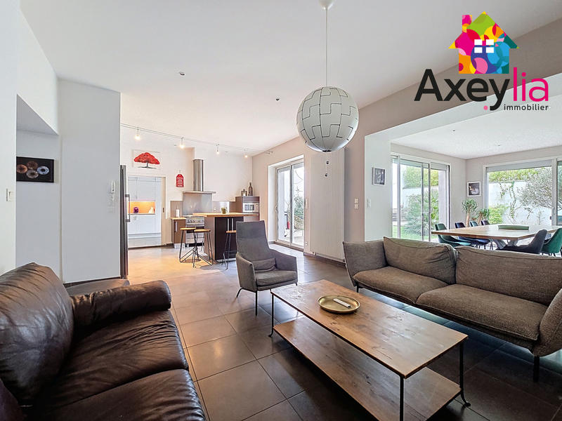 Maison - 207 m² - 6 pièces