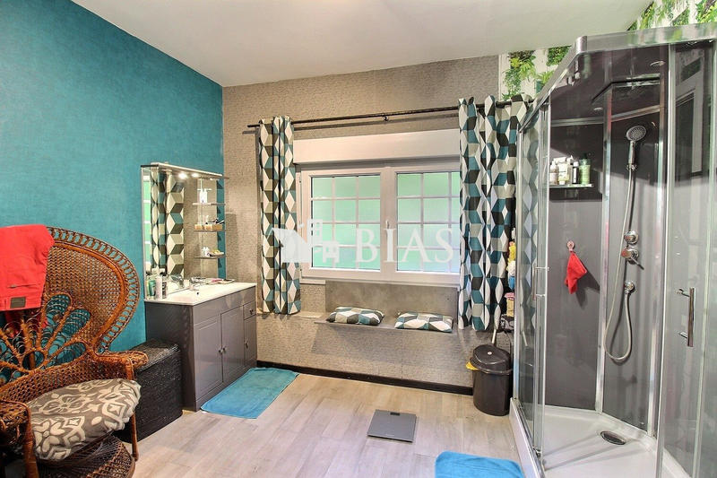 Maison - 147 m² - 8 pièces