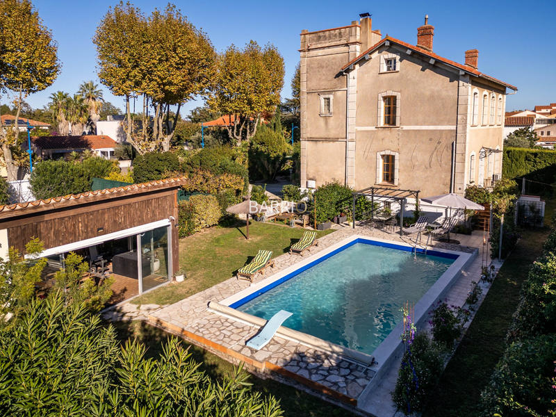 Maison - 224 m² - 7 pièces