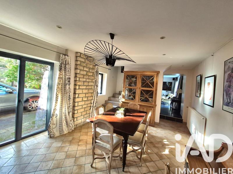 Maison - 370 m² - 5 pièces