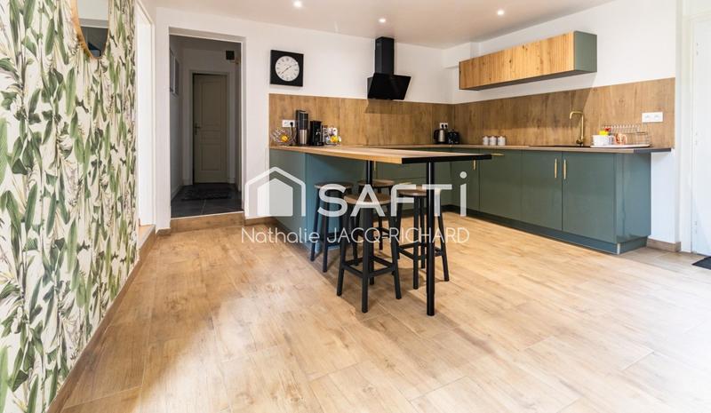 Maison - 180 m² - 7 pièces