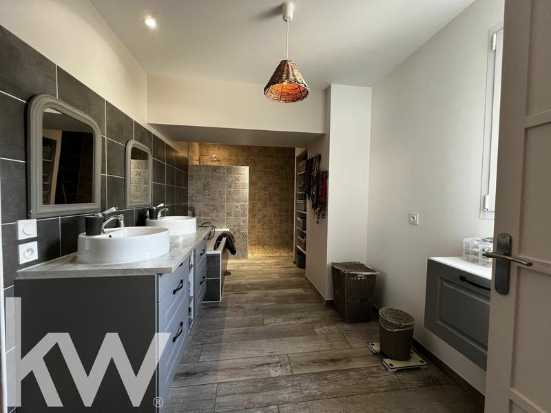 Demeure - 510 m² - 13 pièces