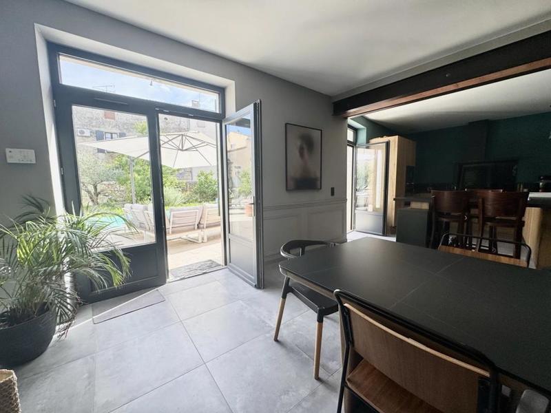 Maison de village - 400 m² - 12 pièces