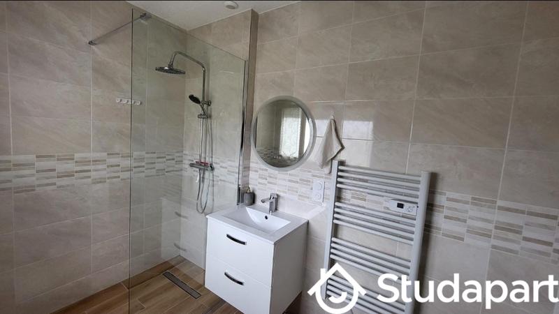 Chambre - 13 m² - 1 pièce