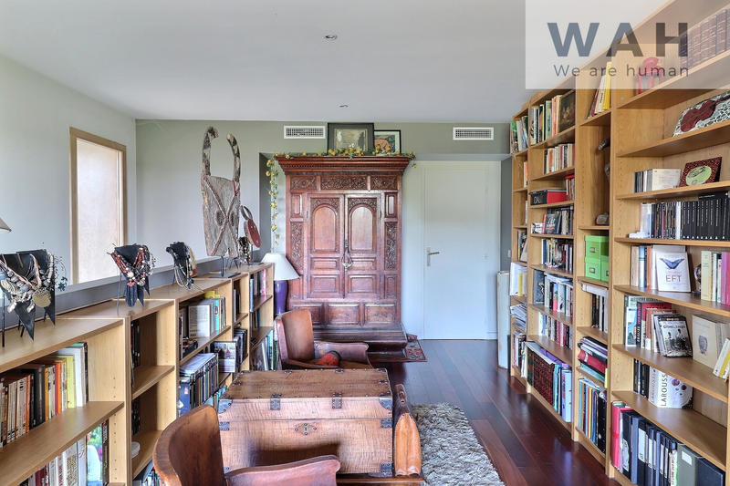 Maison - 300 m² - 10 pièces