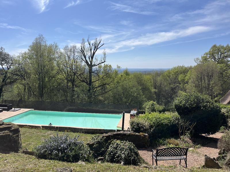 Propriété - 250 m² - 11 pièces