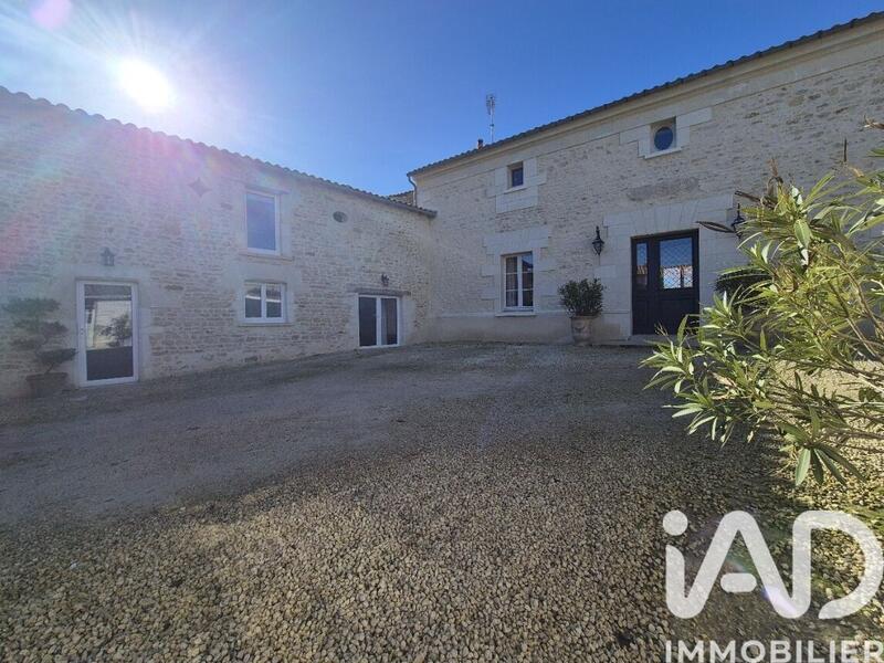 Maison - 290 m² - 10 pièces