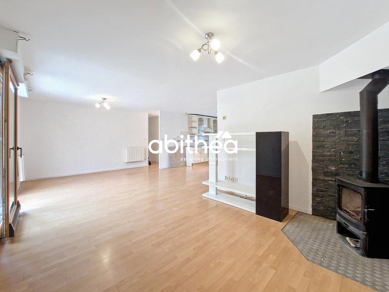 Maison - 91 m² - 5 pièces