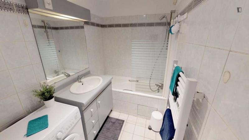 Chambre - 12 m² - 5 pièces