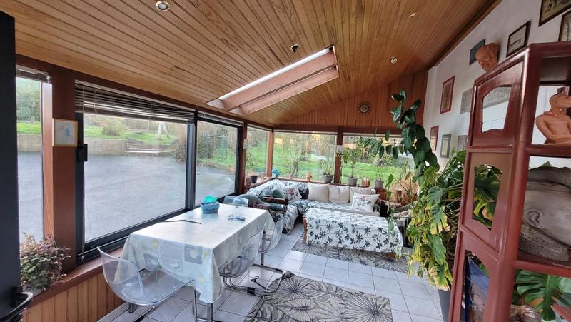 Propriété - 250 m² - 8 pièces