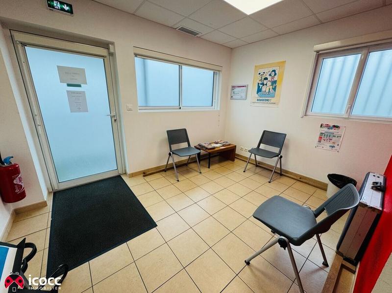 Local d'activités - 139 m² - 8 pièces