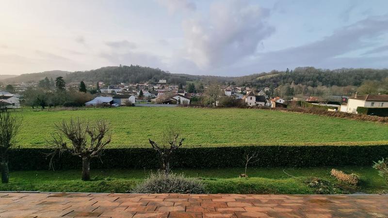 Maison - 208 m² - 6 pièces