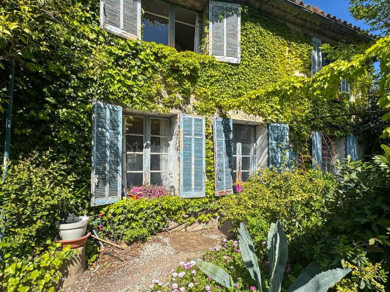 Maison - 164 m² - 10 pièces