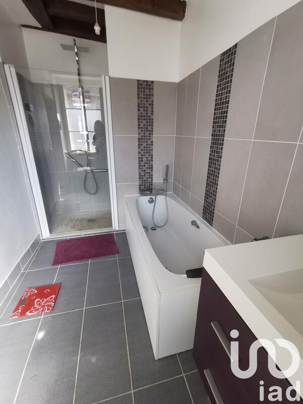 Maison - 215 m² - 7 pièces