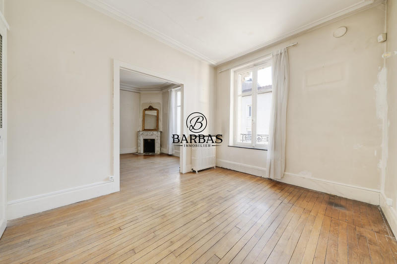 Maison - 220 m² - 12 pièces